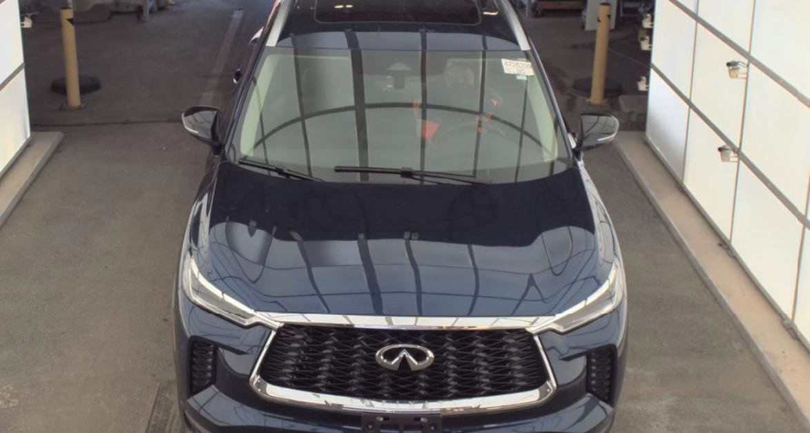 Used 2023 INFINITI QX60 Luxe w/ Cargo Package image 2