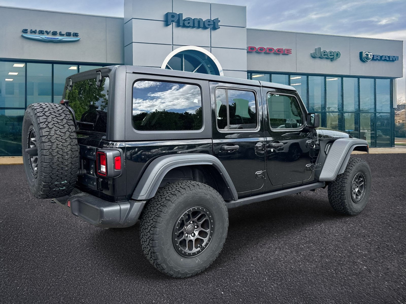 Used 2023 Jeep Wrangler Unlimited Sport w/ Xtreme 35 Tire Package AWD/4WD image 2
