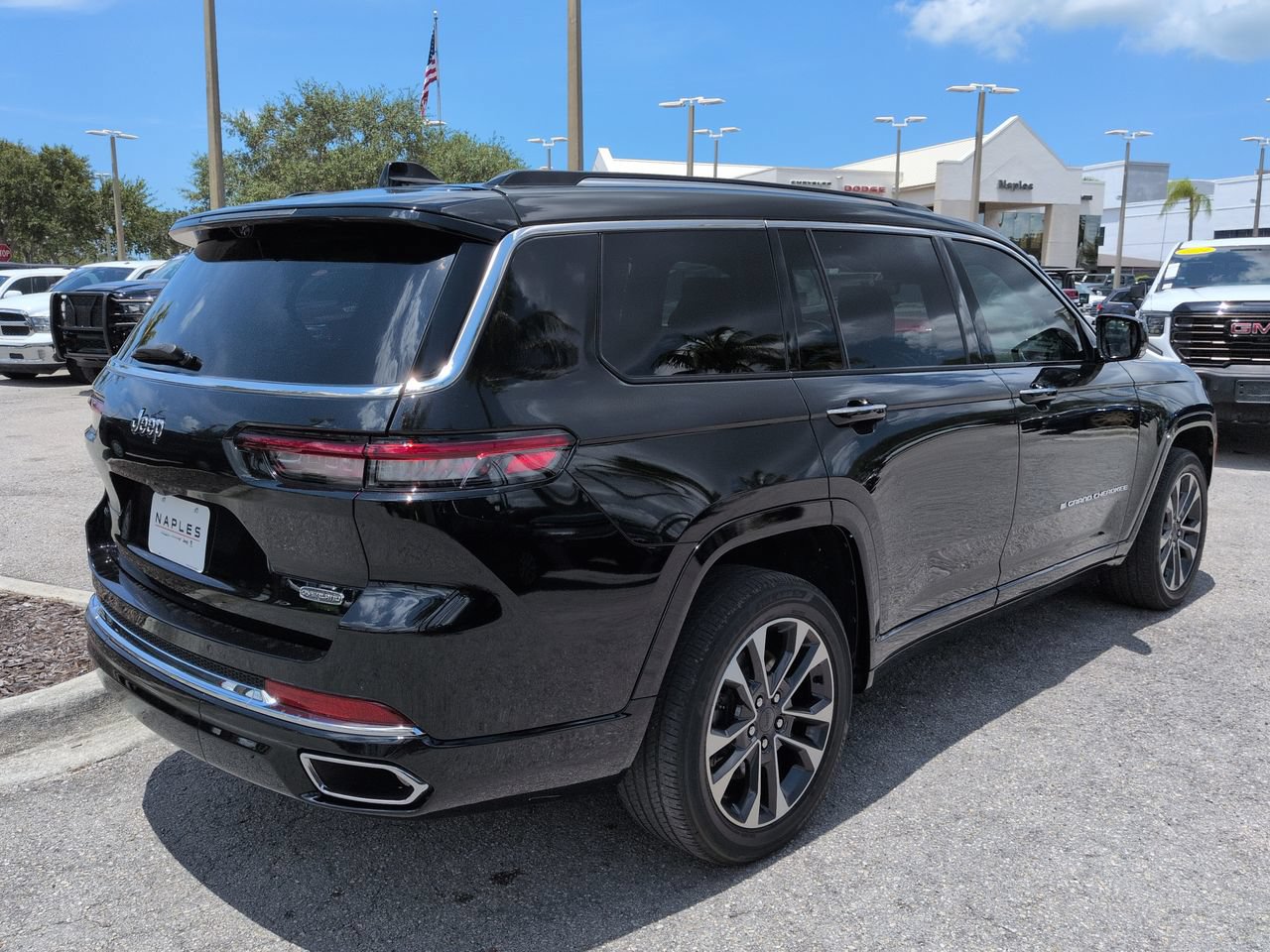 Used 2021 Jeep Grand Cherokee L Overland w/ Luxury Tech Group IV RWD image 5