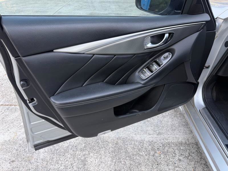 Used 2014 INFINITI Q50 Premium w/ Navigation Package RWD image 17