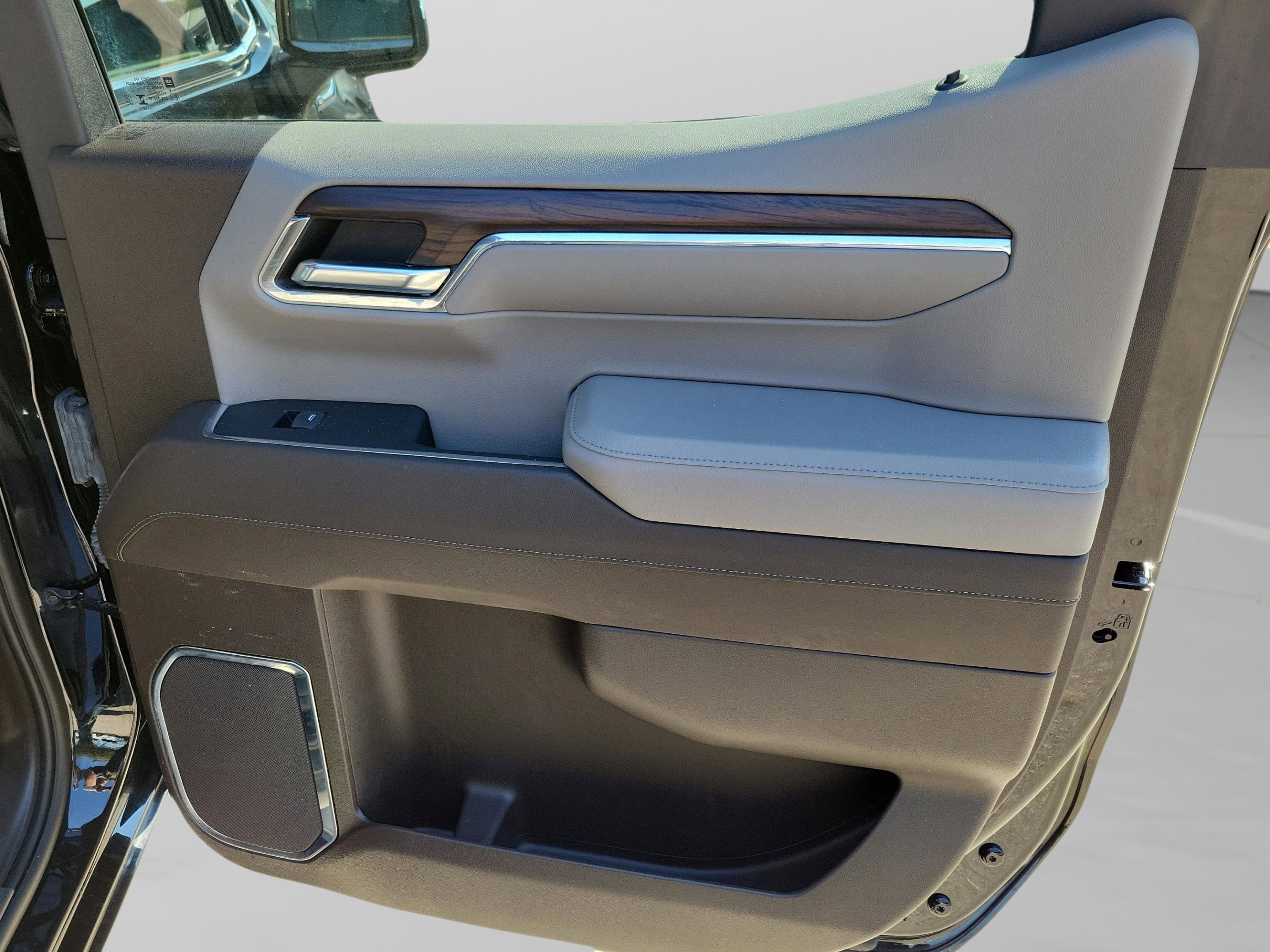 Used 2024 GMC Sierra 1500 SLT image 24