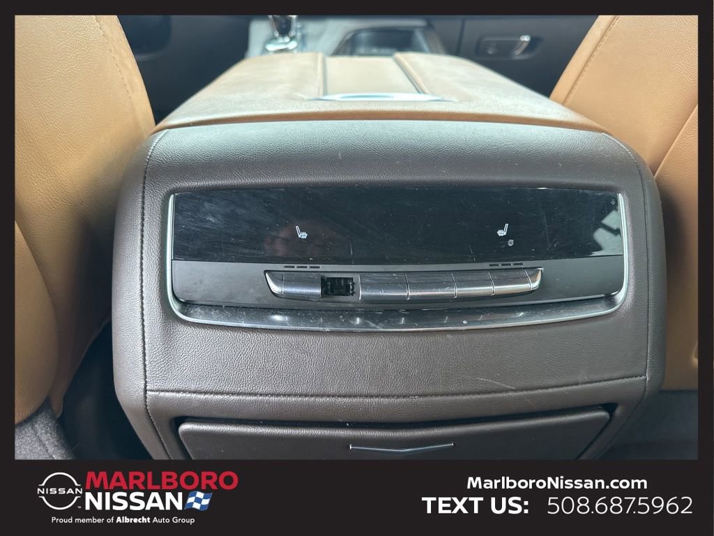 Used 2022 Cadillac Escalade Premium Luxury w/ Performance Package image 27