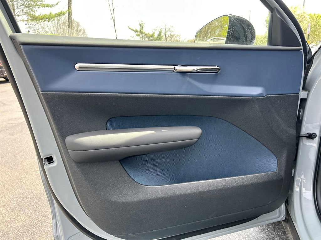 New 2026 Volvo EX30 Plus w/ Climate Package image 9