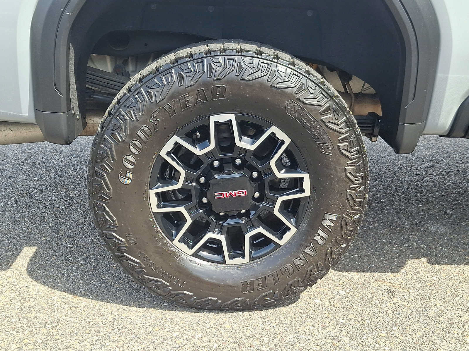Used 2024 GMC Sierra 2500 AT4X AWD/4WD image 7