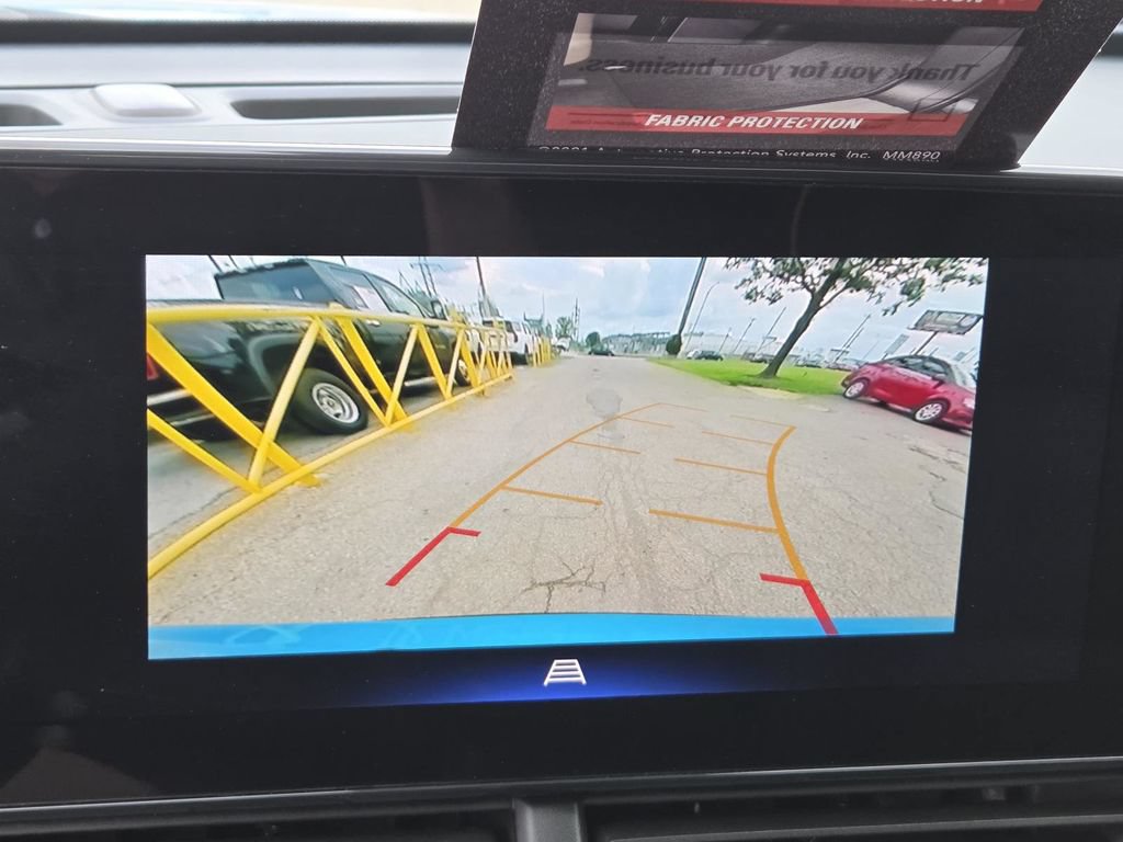 Used 2025 Chevrolet Trax ACTIV w/ Sunroof Package FWD image 7