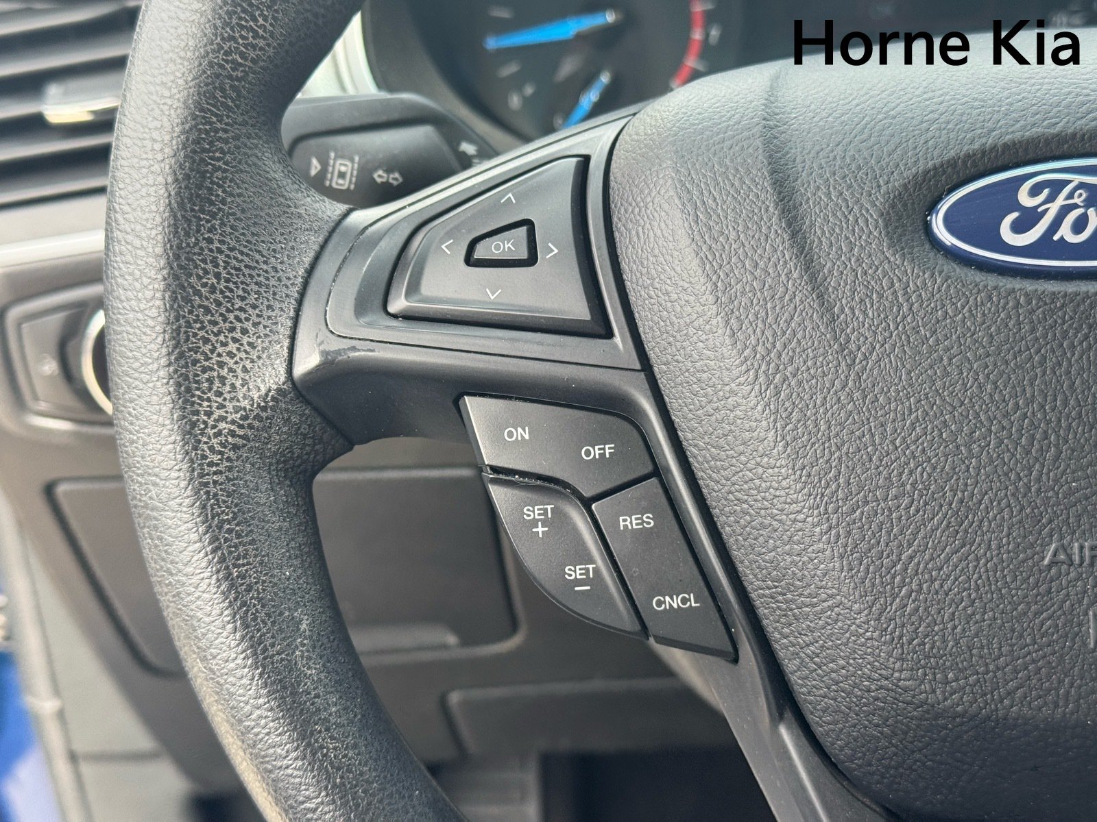 Used 2020 Ford Edge SE FWD image 18