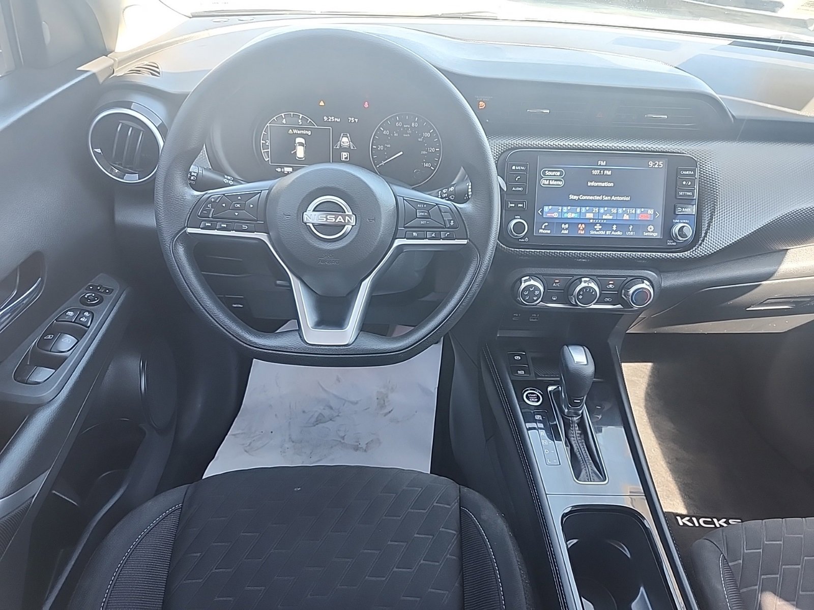 Used 2023 Nissan Kicks SV image 9