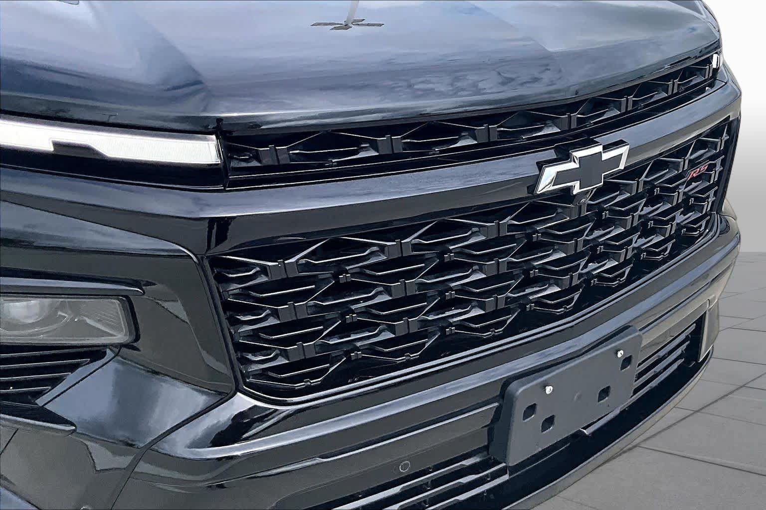 Used 2025 Chevrolet Traverse RS w/ LPO, Floor Liner Package FWD image 28