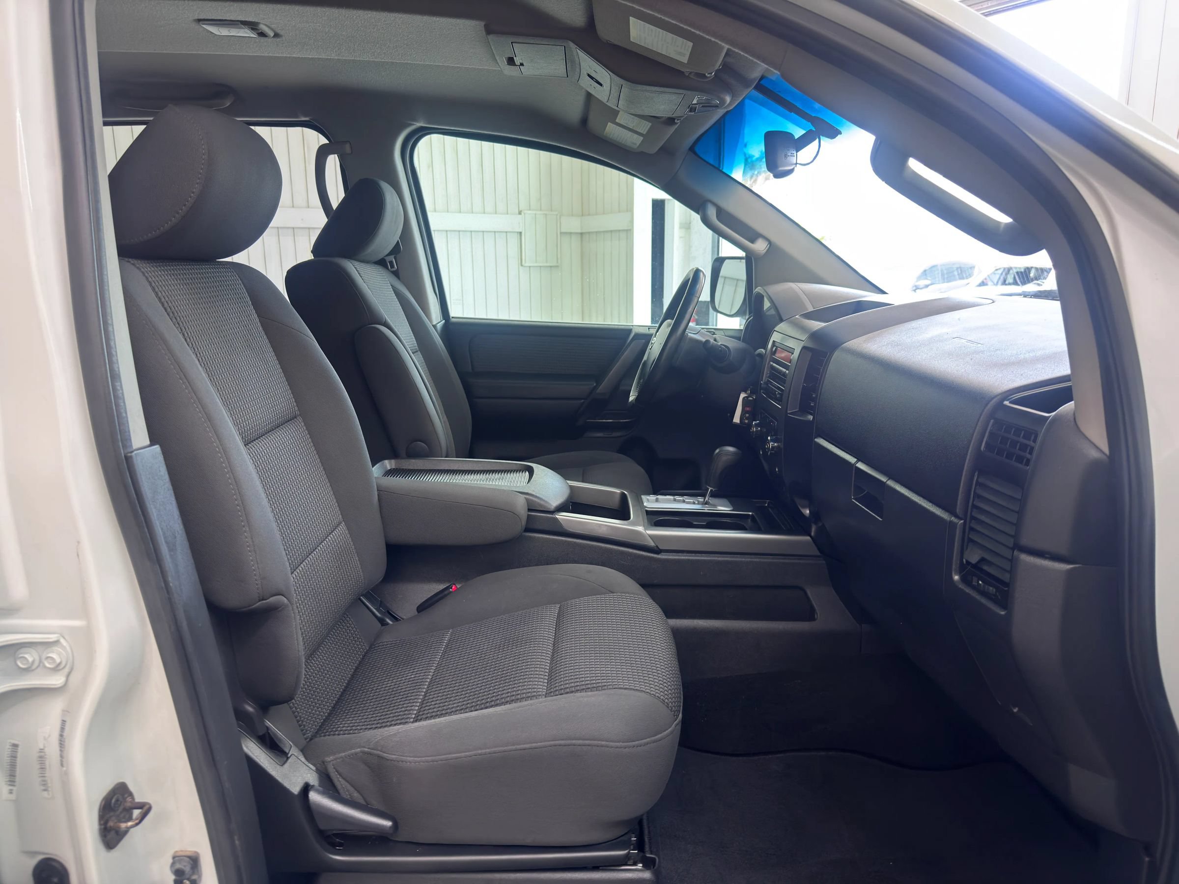 Used 2012 Nissan Titan SV RWD image 10
