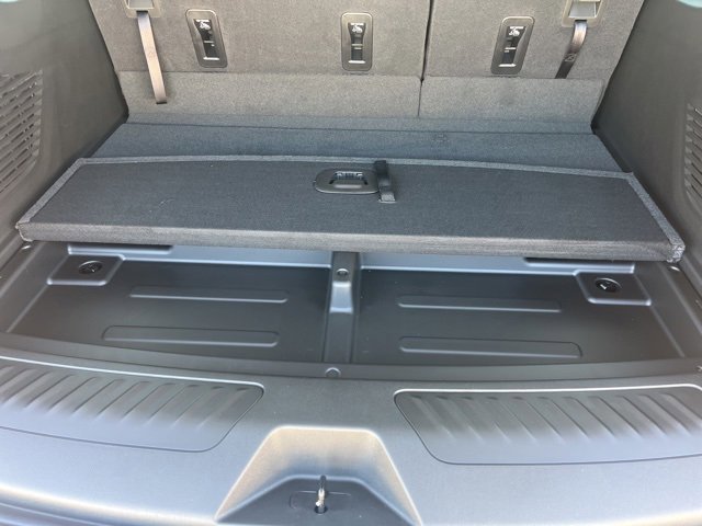 New 2025 Chevrolet Suburban LS image 41