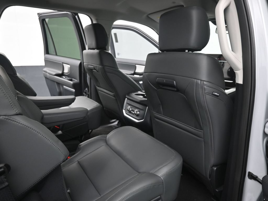 New 2026 Ford Expedition Active RWD image 10