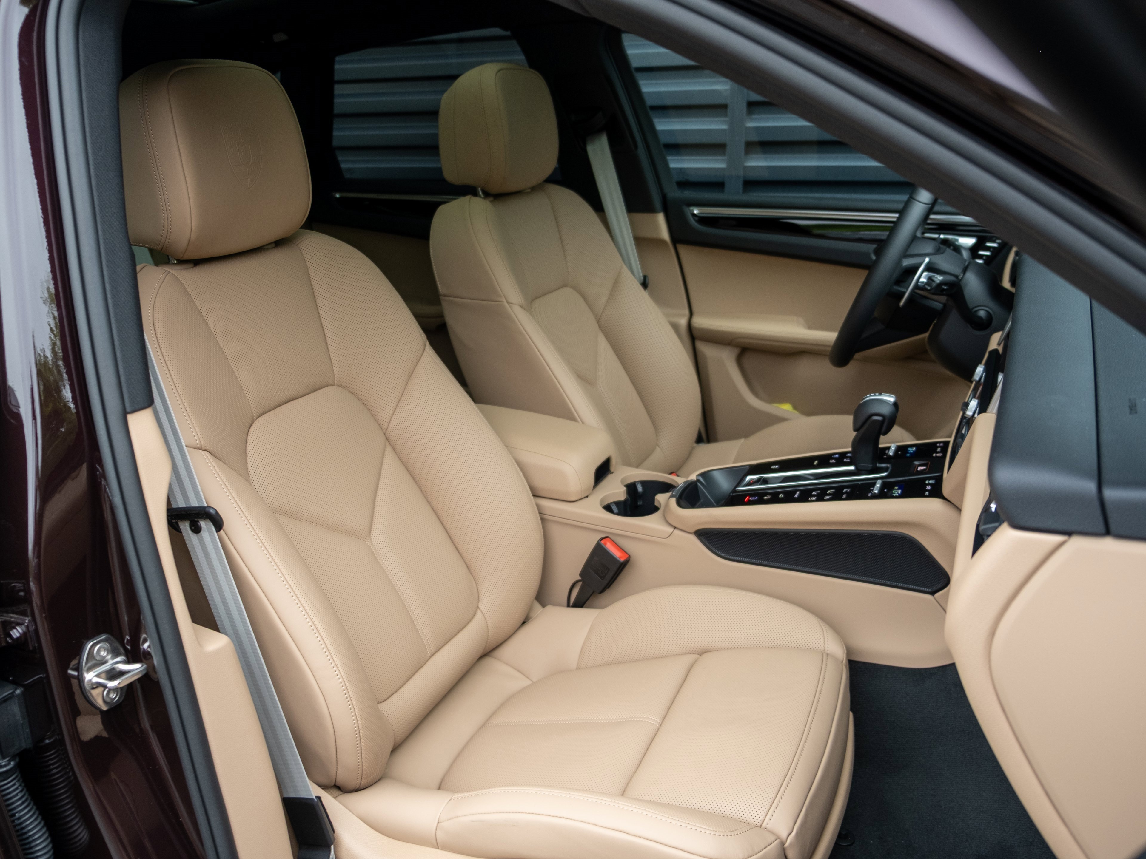 Certified 2025 Porsche Macan image 35