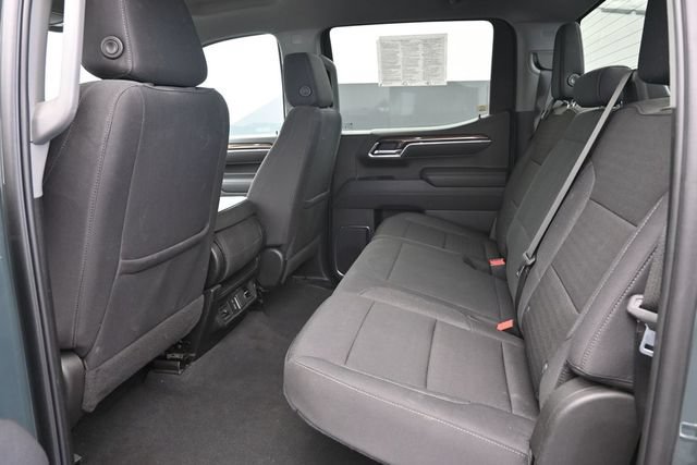Used 2025 Chevrolet Silverado 1500 LT AWD/4WD image 16