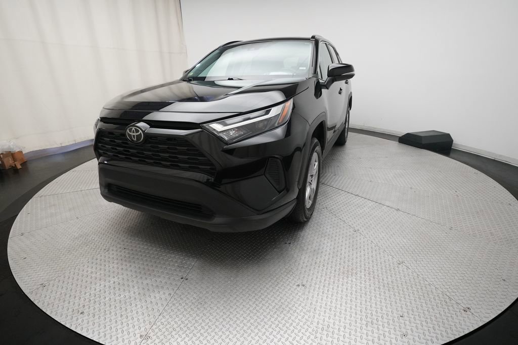 Used 2025 Toyota RAV4 XLE image 12
