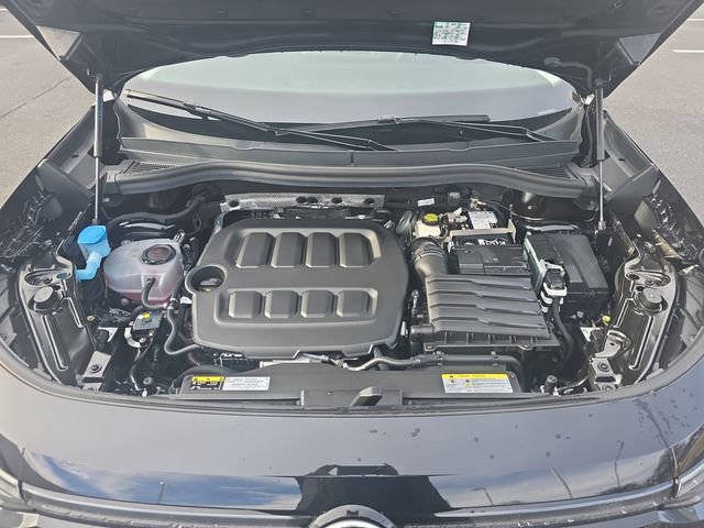 Used 2025 Volkswagen Tiguan SE image 26