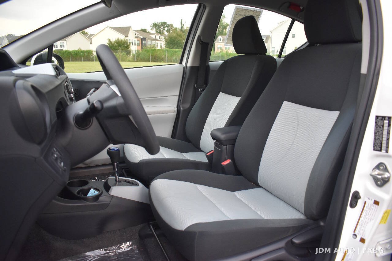 Used 2012 Toyota Prius C Three FWD image 12