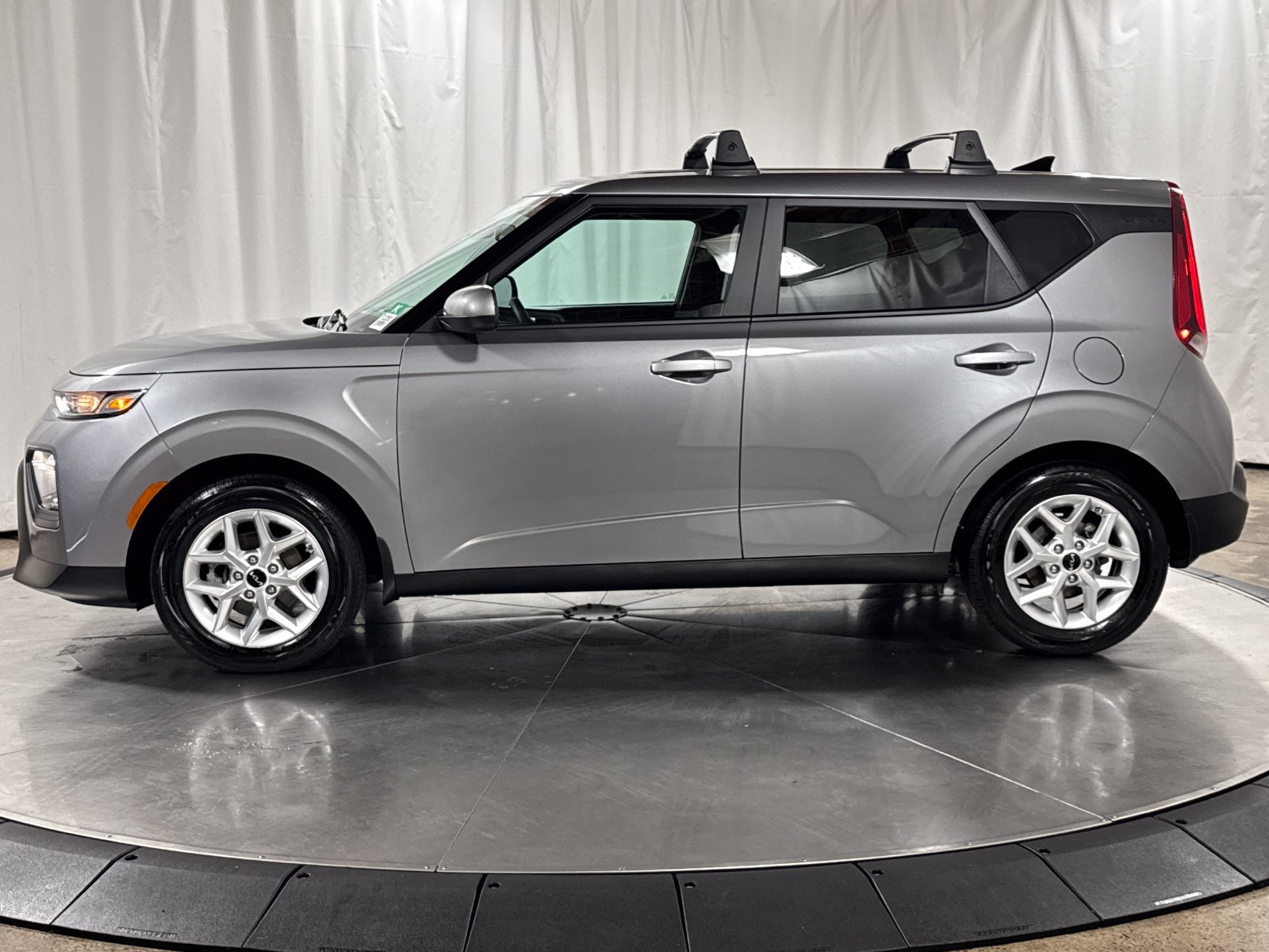 Certified 2022 Kia Soul LX w/ Technology Package FWD image 8