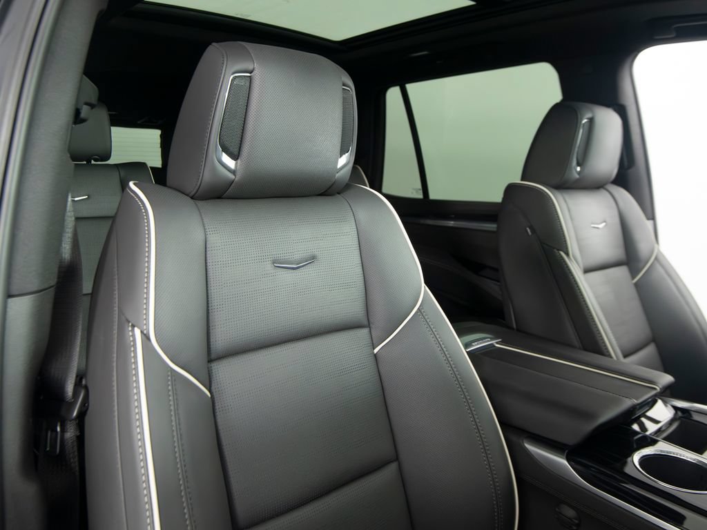 Used 2026 Cadillac Escalade Sport AWD/4WD image 40