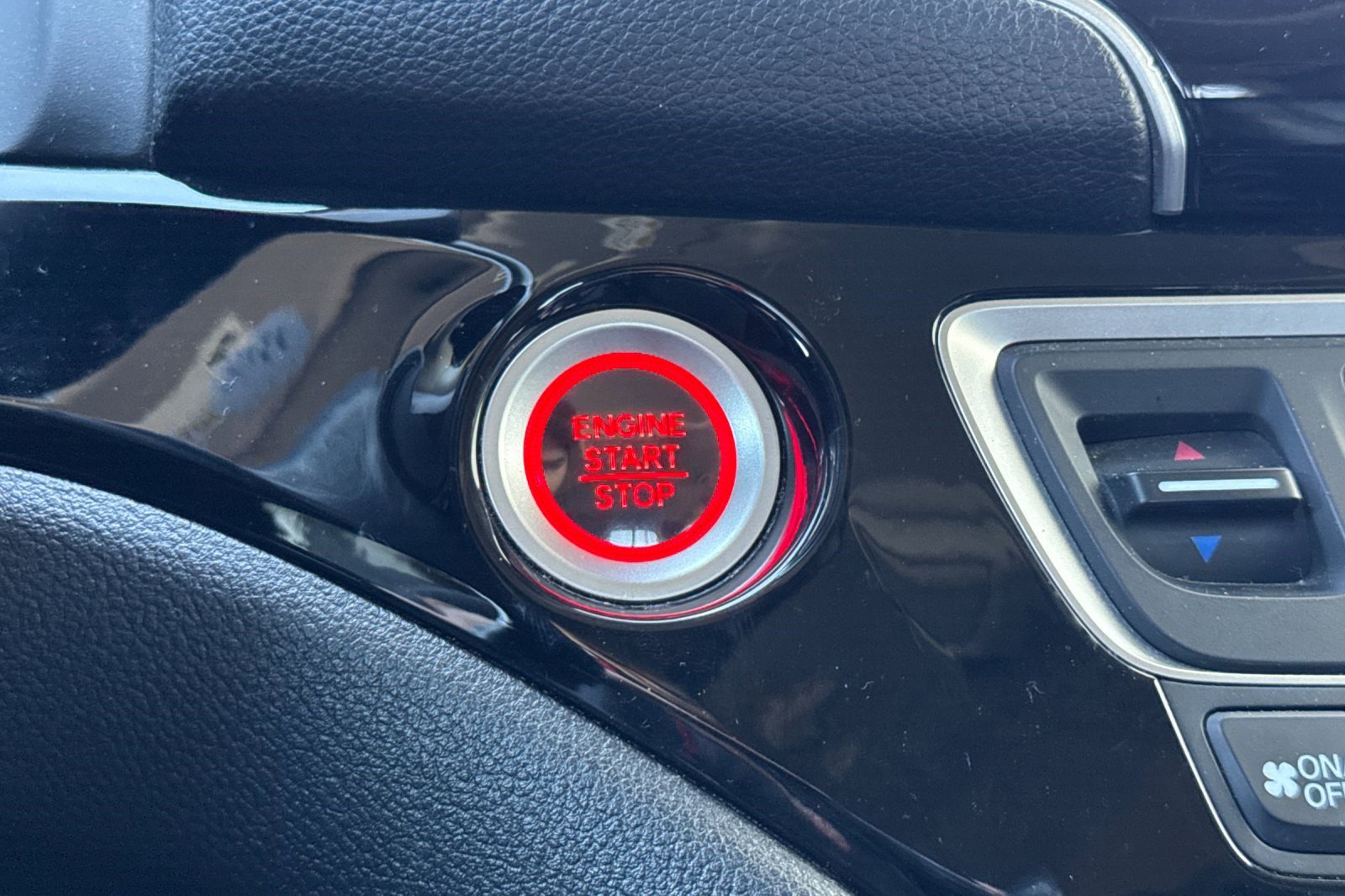 Used 2019 Honda Pilot Touring image 36