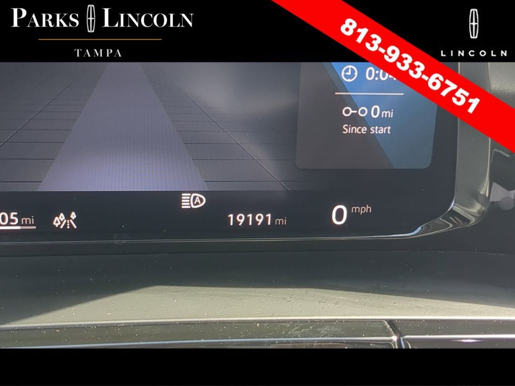 Used 2025 Volkswagen Atlas Peak Edition SE AWD/4WD image 34