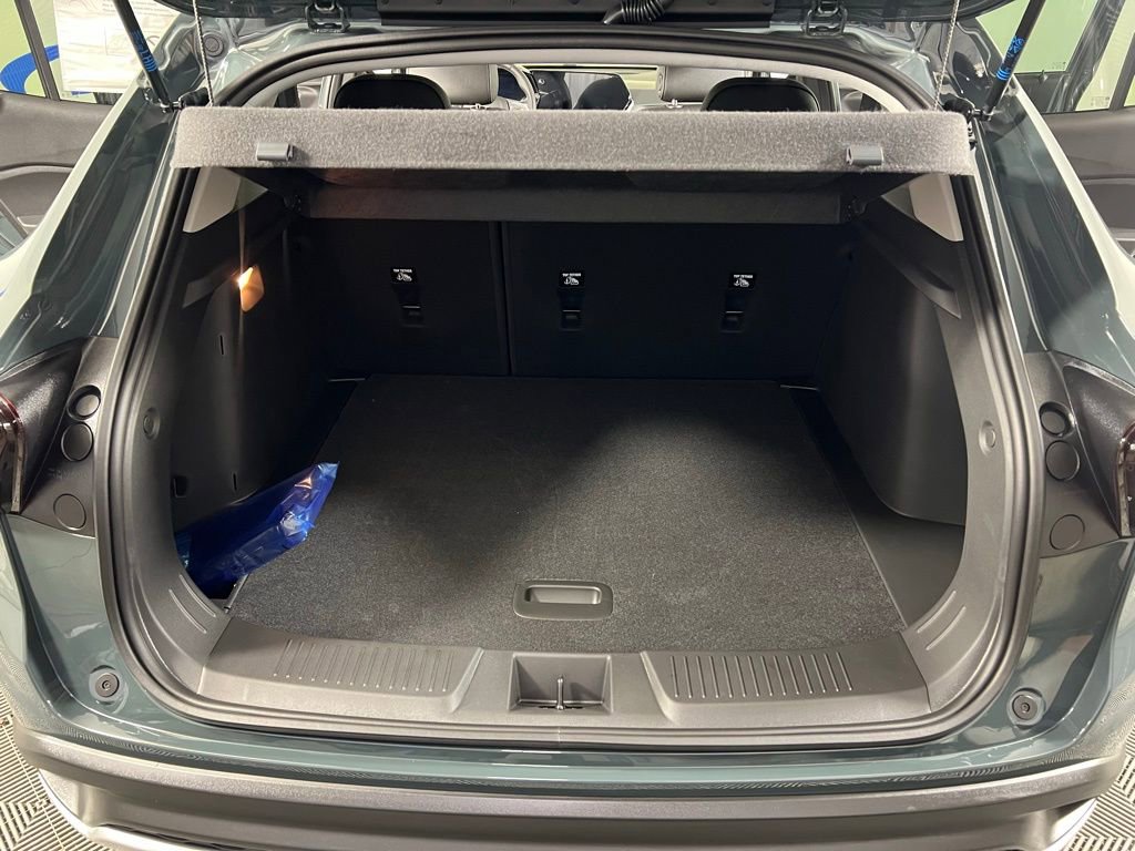 New 2026 Chevrolet Trax LT w/ LT Convenience Package FWD image 12