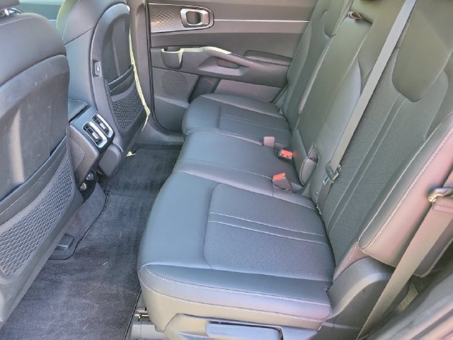 Used 2023 Kia Sorento S FWD image 16