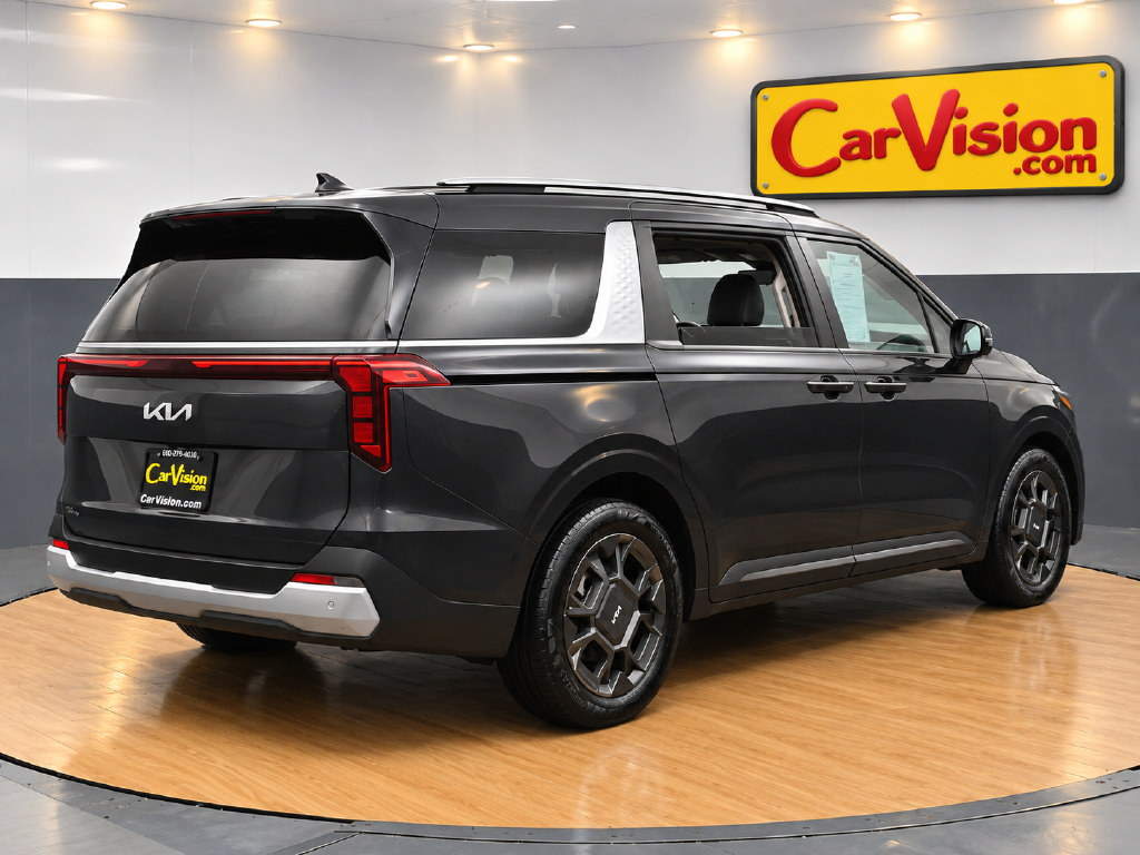 Used 2025 Kia Carnival EX FWD image 3