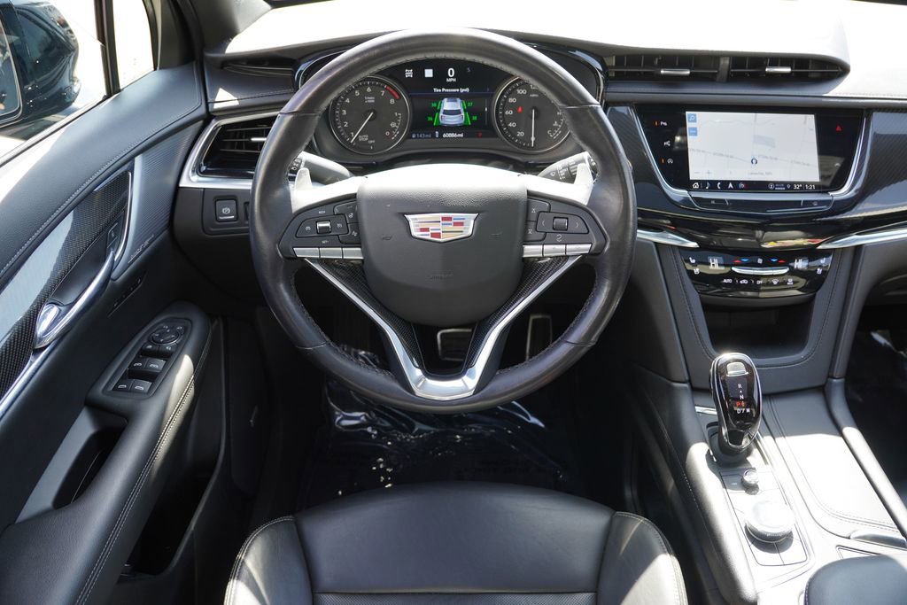 Used 2022 Cadillac XT6 Sport w/ Technology Package image 21