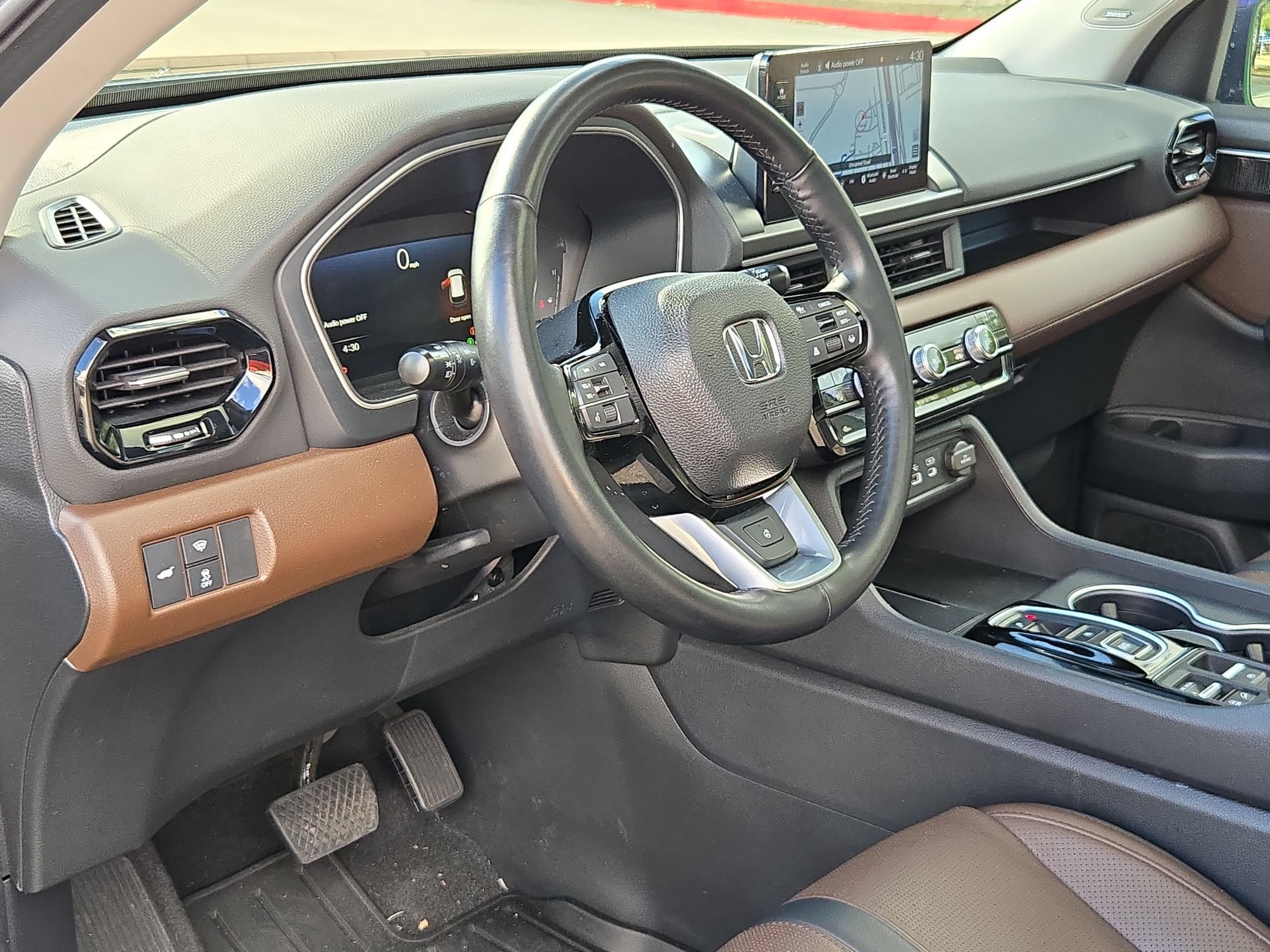 Used 2023 Honda Pilot Elite image 12