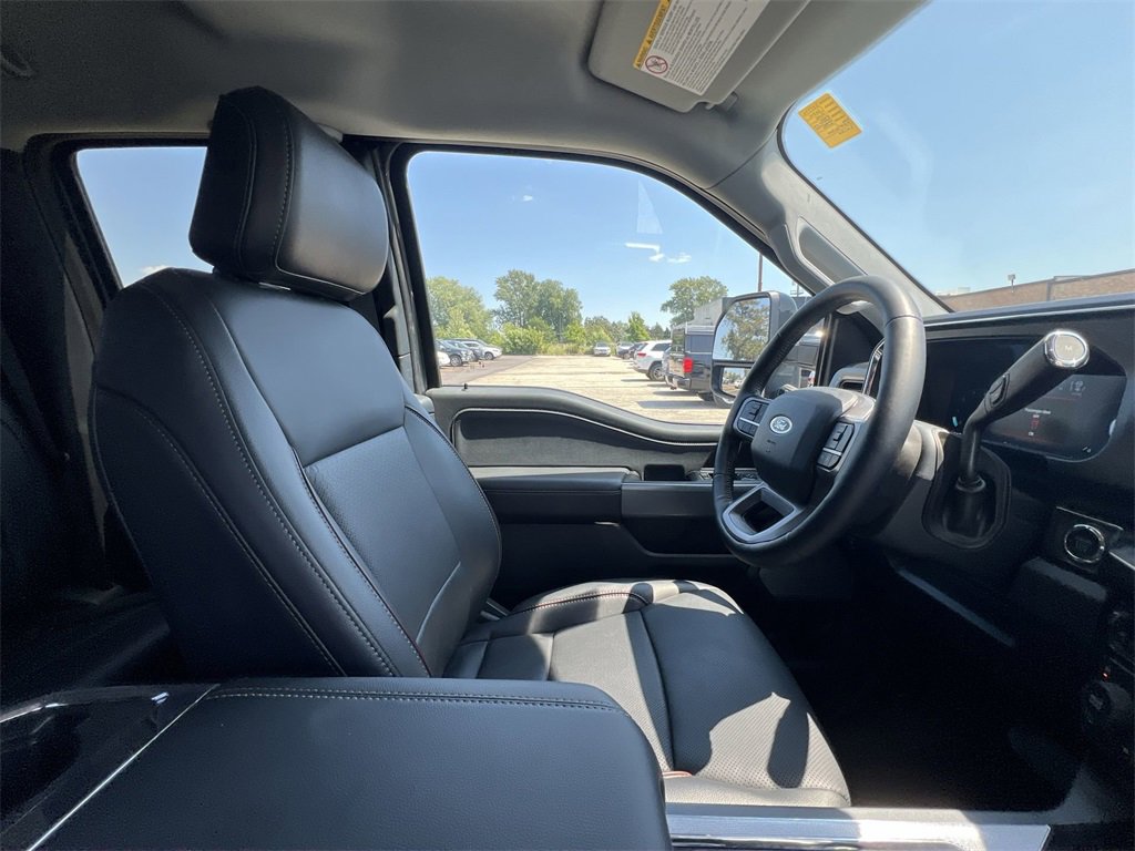 Used 2024 Ford F350 Lariat w/ Sport Appearance Package image 15