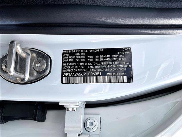 Used 2021 Porsche Macan AWD/4WD image 30