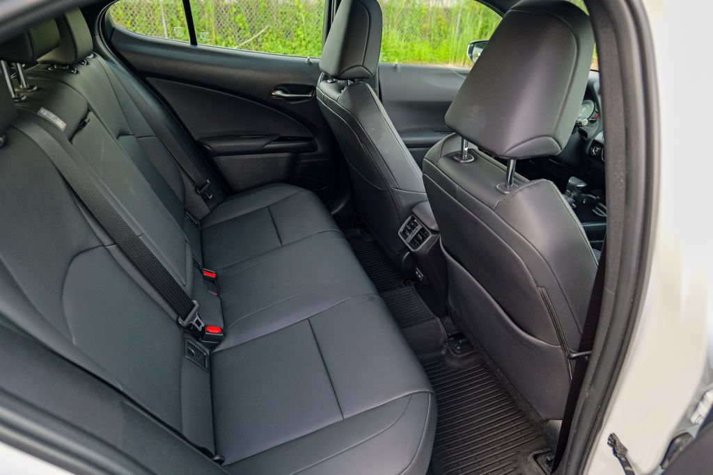 Used 2024 Lexus UX 250h F Sport AWD/4WD image 30