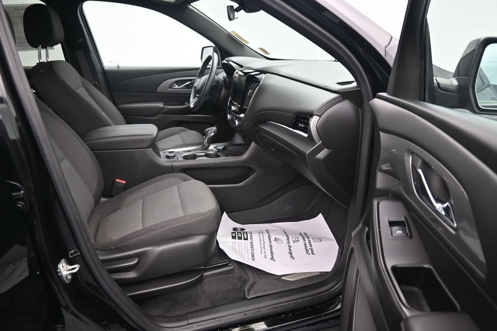 Used 2023 Chevrolet Traverse LT FWD image 13