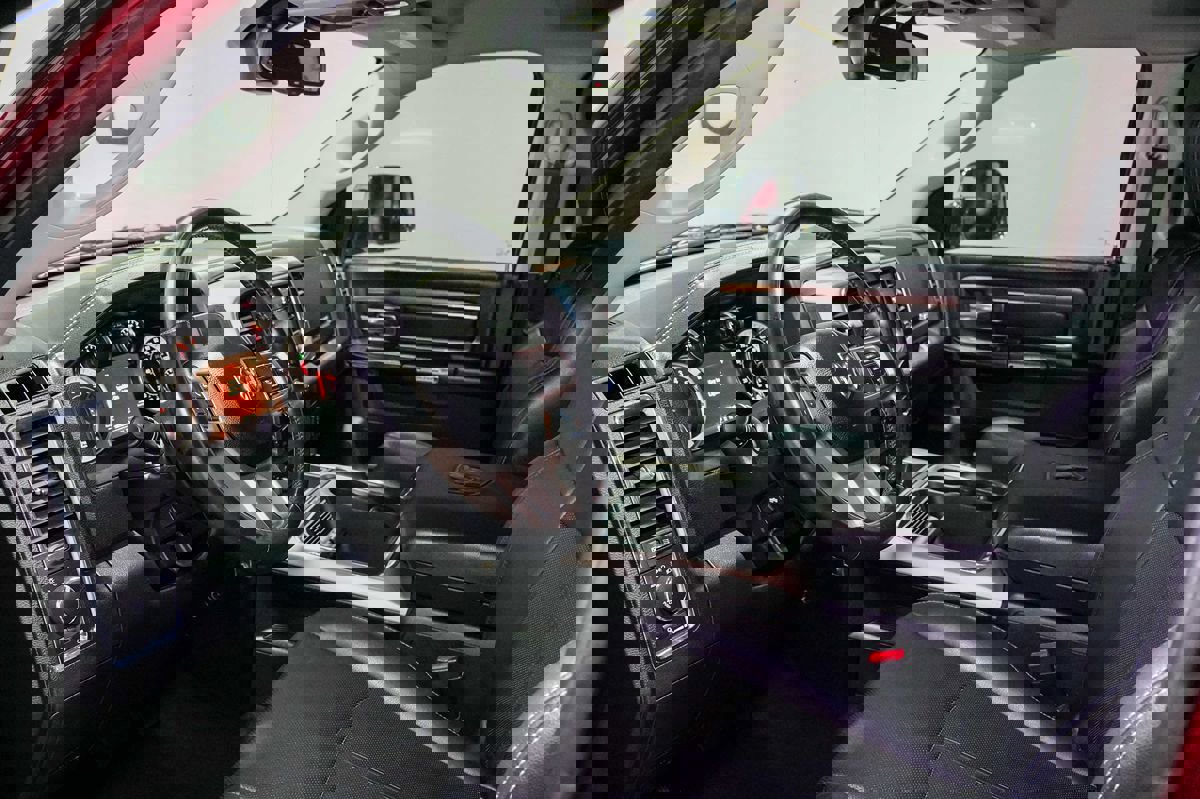 Used 2018 RAM 1500 Laramie image 14