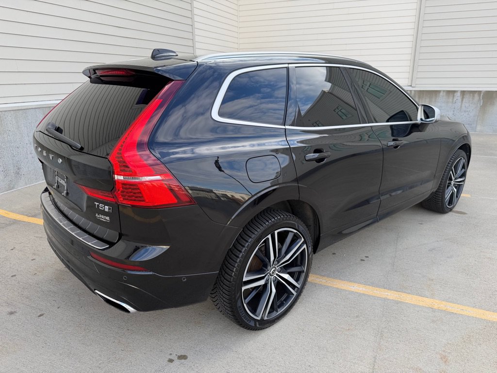 Used 2018 Volvo XC60 T5 R-Design w/ Convenience Package AWD/4WD image 3