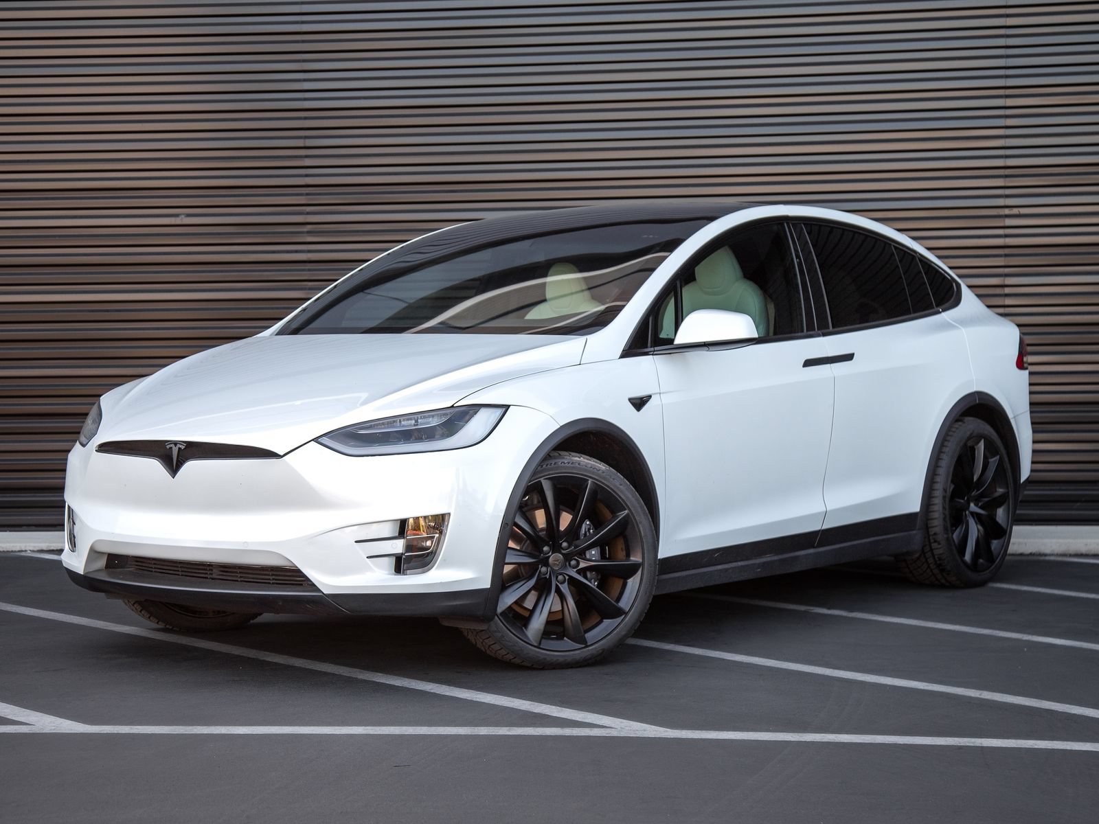 Used 2020 Tesla Model X Long Range AWD/4WD image 1