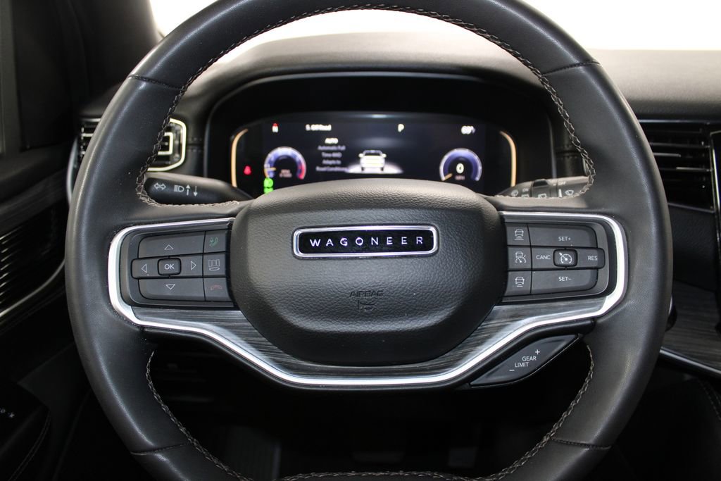 Used 2023 Jeep Wagoneer L Series II image 35