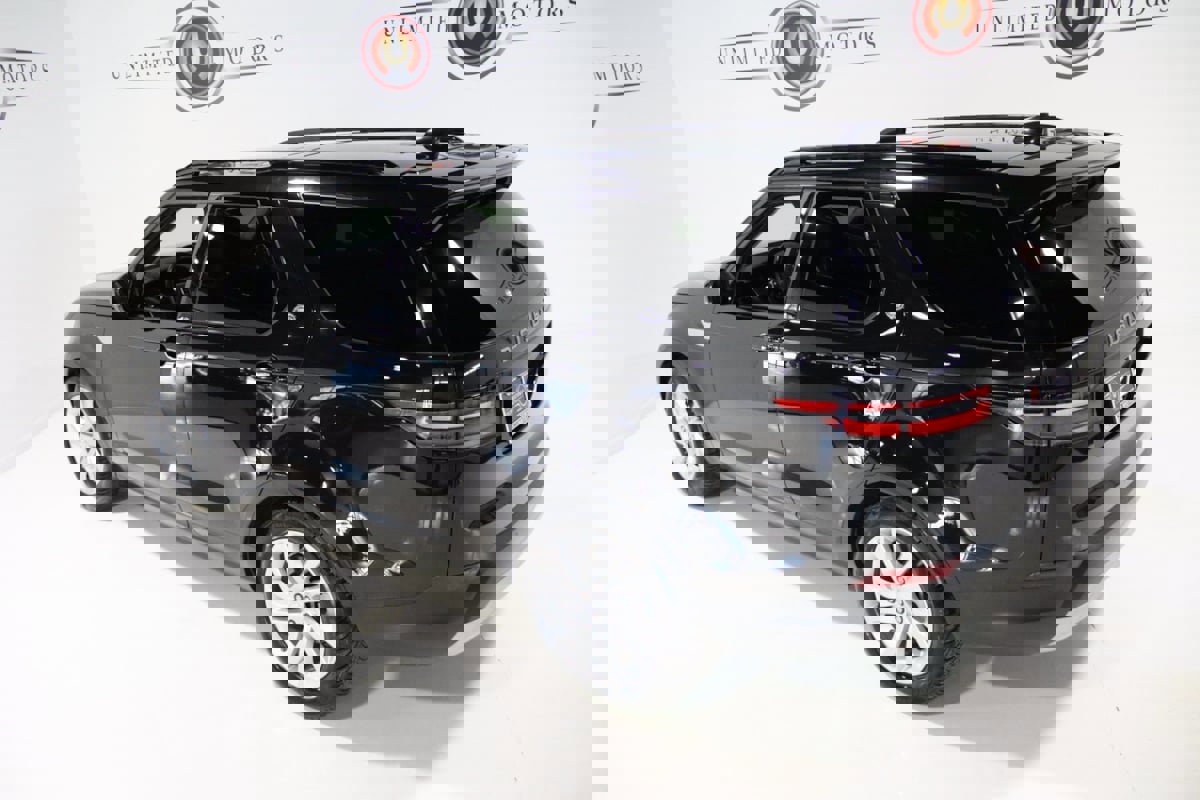 Used 2018 Land Rover Discovery HSE image 11