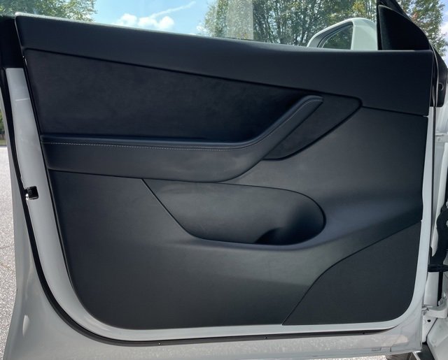 Used 2021 Tesla Model Y Long Range image 14