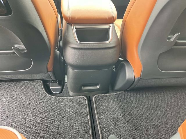 New 2026 Chrysler Pacifica Pinnacle w/ Trailer Tow Group FWD image 17