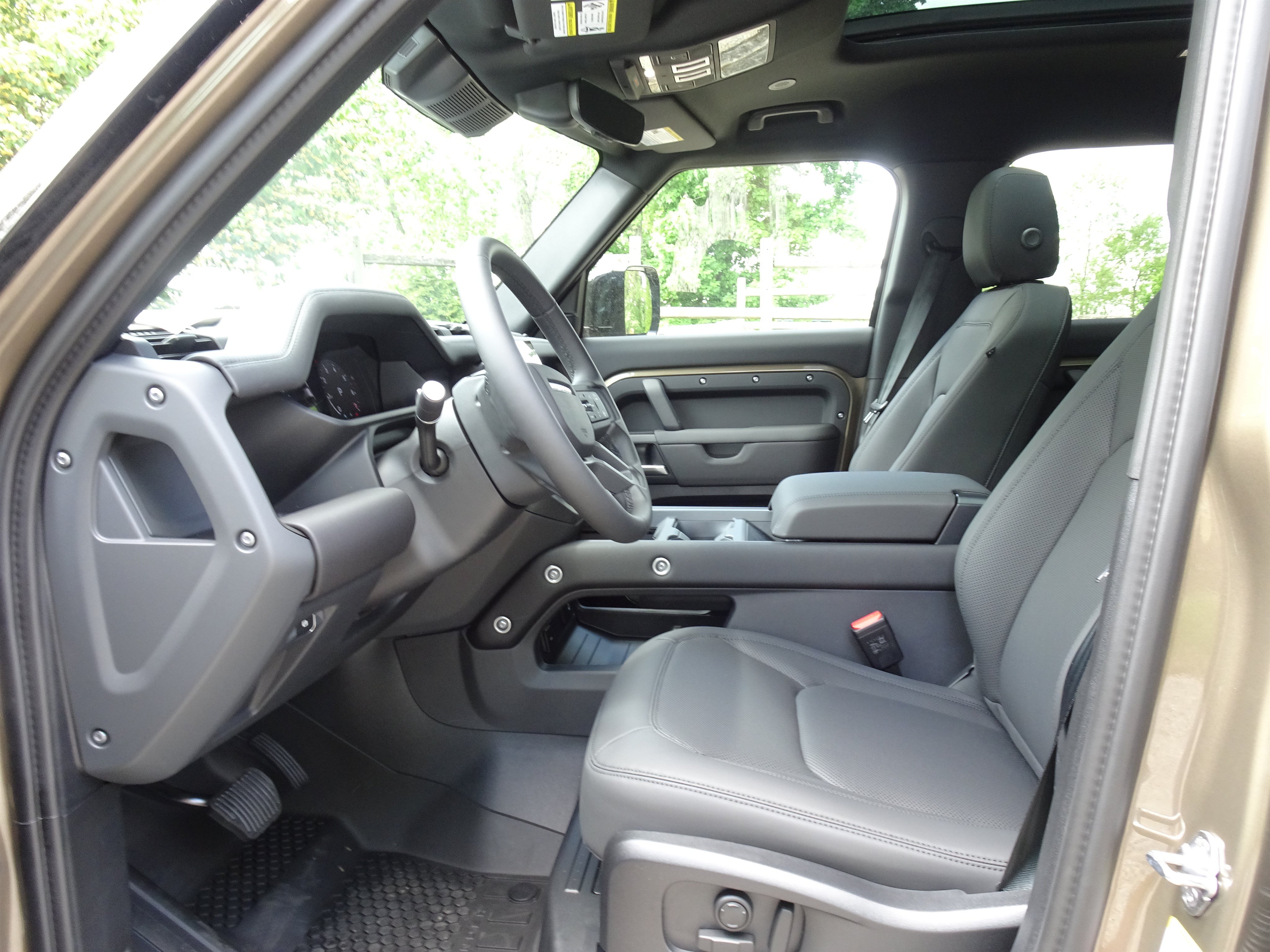 New 2026 Land Rover Defender 110 S AWD/4WD image 2