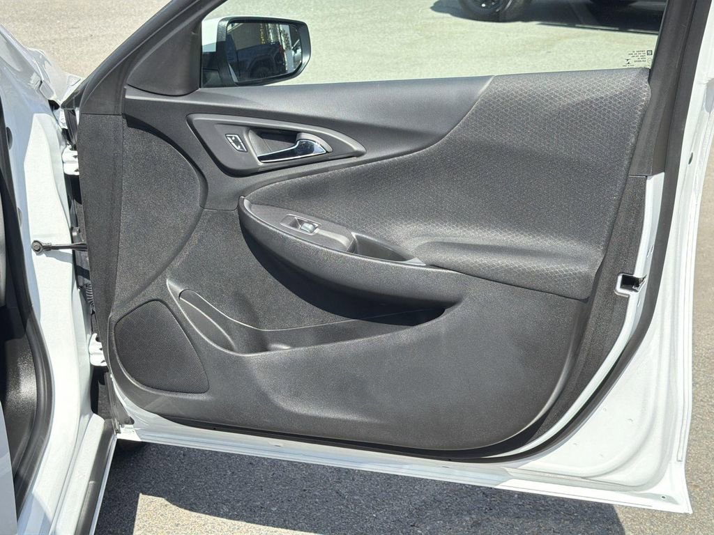 Used 2025 Chevrolet Malibu RS image 27