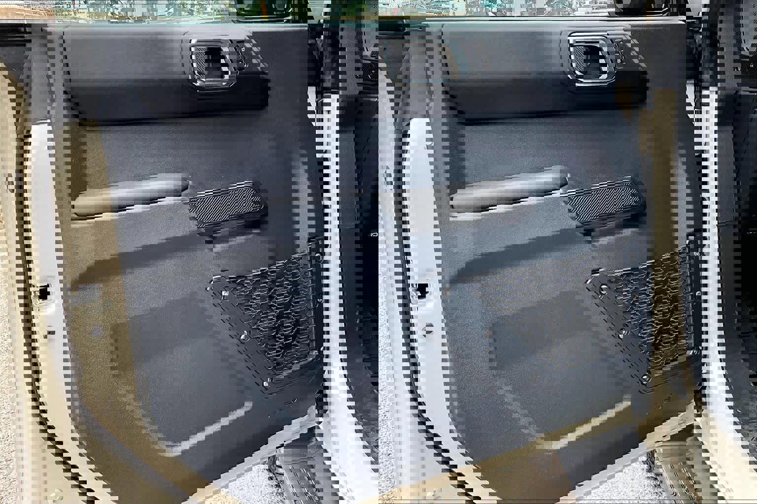 Certified 2025 Ford Bronco Outer Banks w/ Black Appearance Package image 22