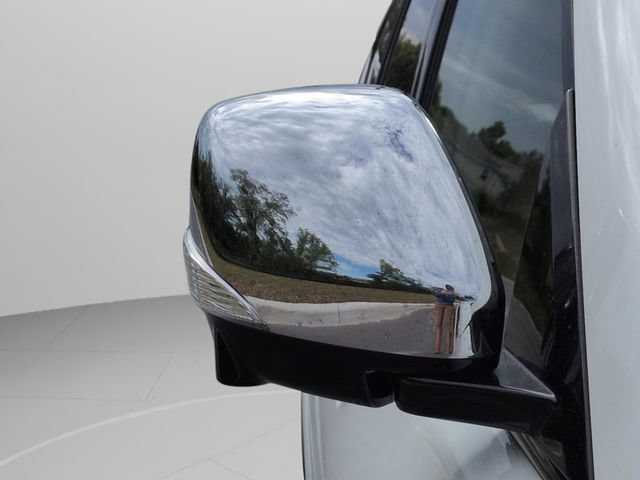 Used 2023 Nissan Armada Platinum w/ Captain's Chairs Package RWD image 34
