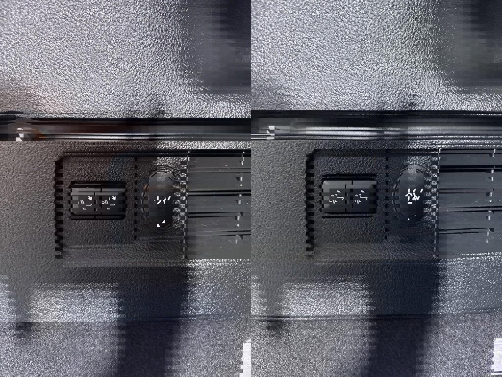 Used 2022 Lincoln Nautilus Reserve w/ Monochromatic Package image 11