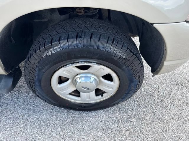 Used 2004 Ford Explorer XLT AWD/4WD image 5
