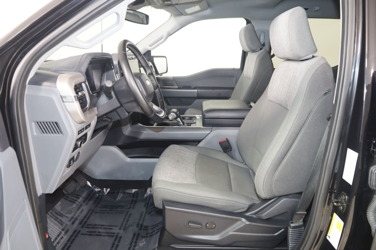 Used 2023 Ford F150 Lightning XLT AWD/4WD image 11