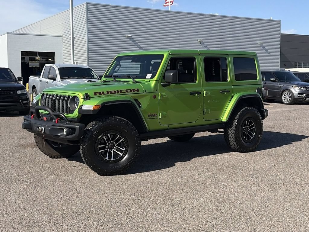 Used 2025 Jeep Wrangler Unlimited Rubicon AWD/4WD image 3