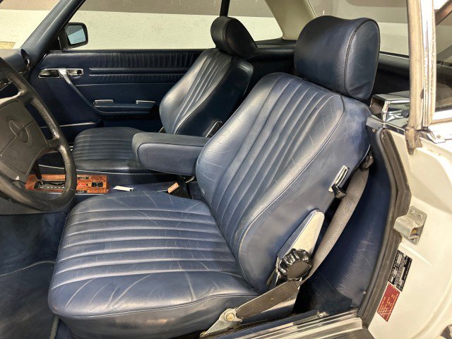 Used 1988 Mercedes-Benz 560 SL image 15