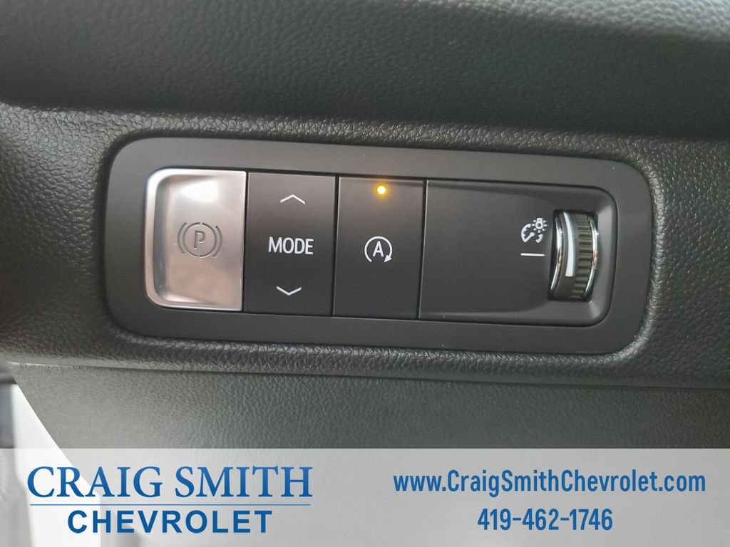 Used 2025 Chevrolet Traverse LT FWD image 21